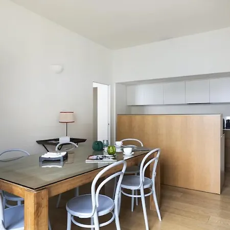 Charming 3-bed In Apartment Milan